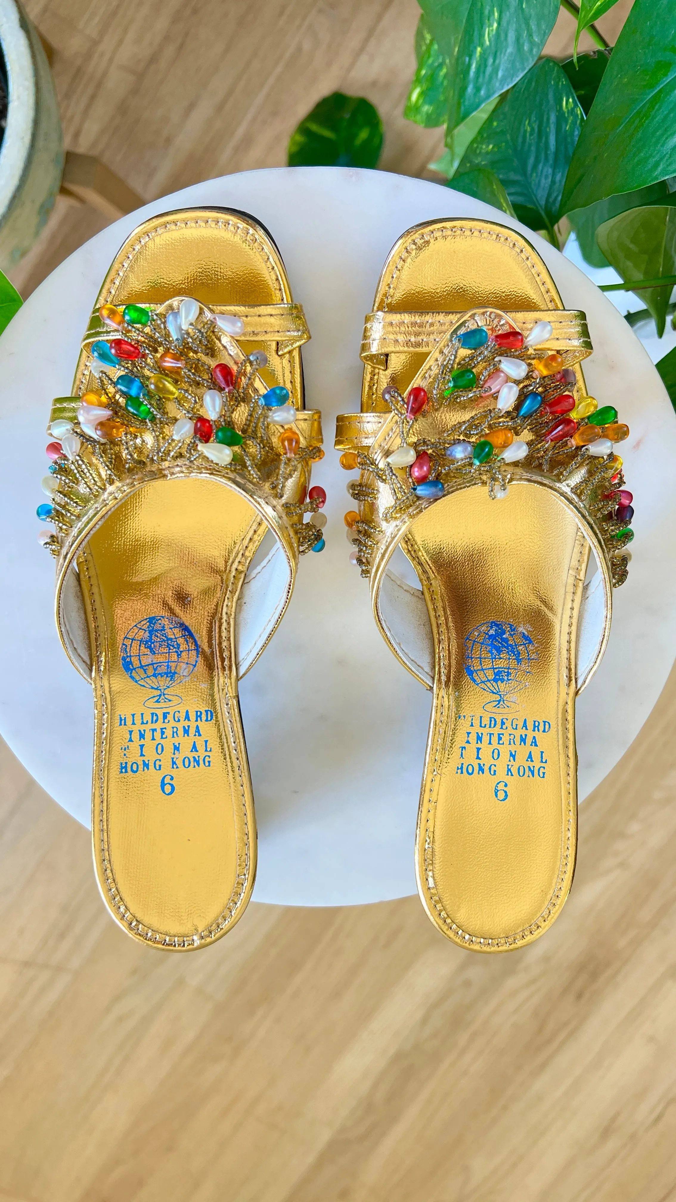 1960s Beaded Fringe Gold Sandals | size US 6
