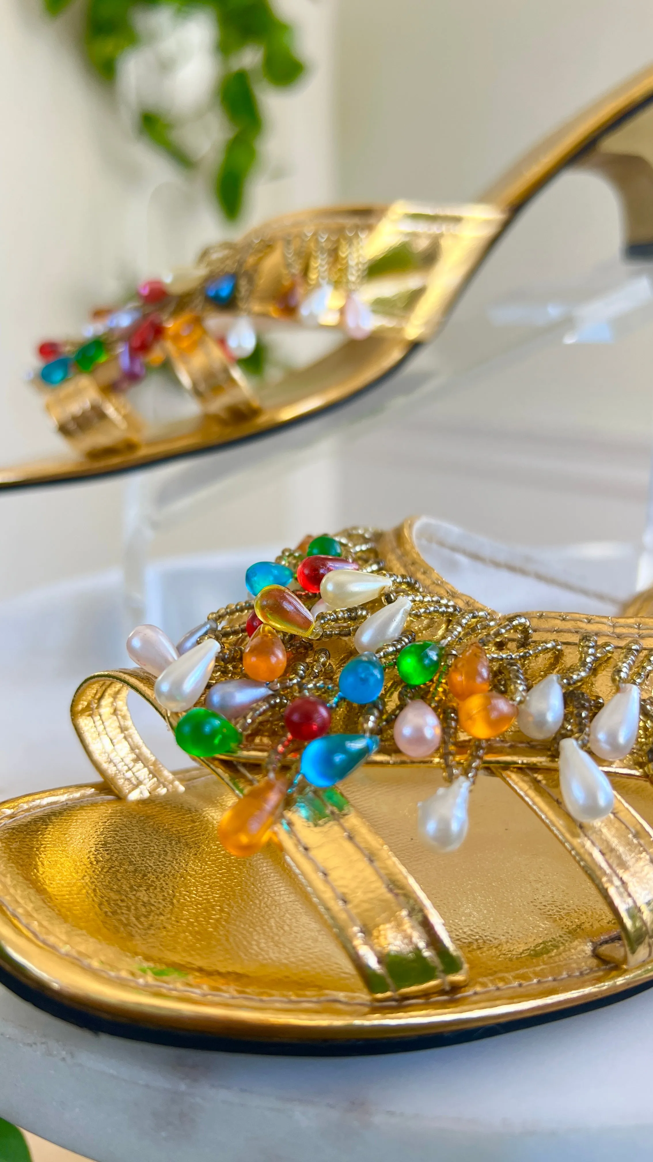 1960s Beaded Fringe Gold Sandals | size US 6