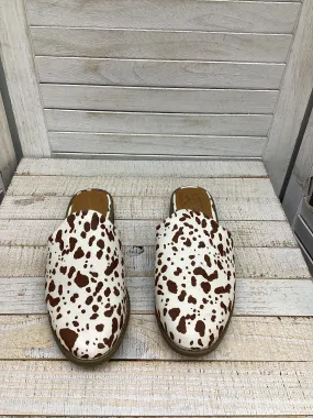 Shoes Flats By Universal Thread In Animal Print, Size: 6.5